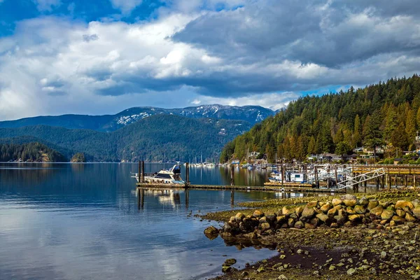 Pobřežní Vesnice Marina Hlubokém Zálivu Severním Vancouveru Záliv Jachty Přístavu — Stock fotografie