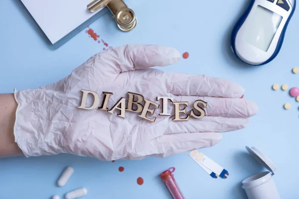 Szó Diabetes Tabletták Vércseppek Teszt Glucometer Kék Háttér — Stock Fotó