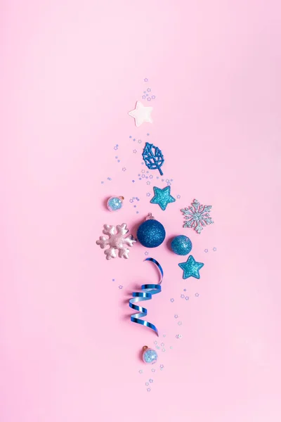 Resumen Navidad Año Nuevo Composición Minimalista Rosa Azul Xmas Creativo — Foto de Stock