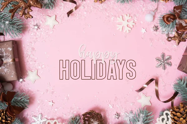 Happy Holidays Tekst Winter Decoratie Gekleurde Achtergrond Wintervakantie Wenskaart — Stockfoto