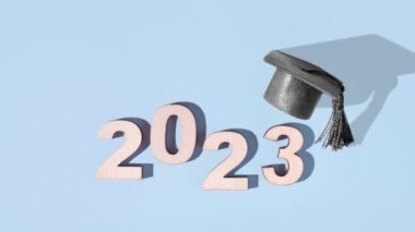 2023 sınıfı. Şapka ve 2023 numaradan mezun olmuş. Yaratıcı animasyon. Yüksek kalite 4k görüntü