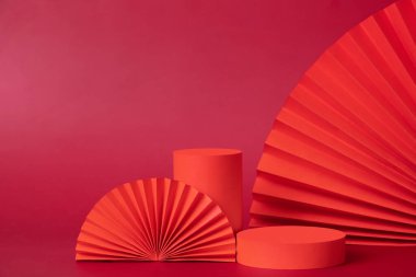 Podyum sahnesini, kaideyi ve kağıt eğlencesini düzenleyin. Çin Yeni Yılı Madalyaları.