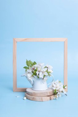 Bahar, Anneler Günü ya da 8 Mart 'ta mesajlarınız ya da selamlarınız için çiçek kompozisyonu.