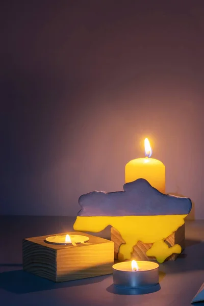 Ukraine Map Candles Flames Dark Background — 图库照片