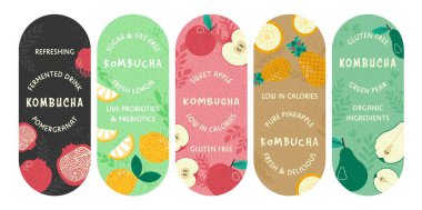 Kombucha paket tasarımı için renkli amblem ayarlandı. Düz meyveli çıkartma koleksiyonu, vektör illüstrasyonu. Mayalanmış içeceğin markası, doğal ürün reklamcılığı.