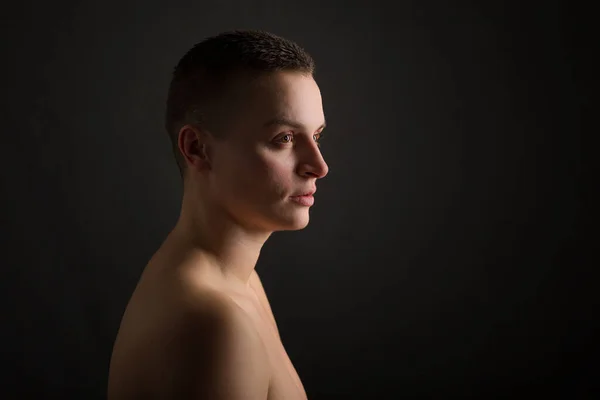 Portré Fiatal Rövid Haj Csupasz Váll Fekete Pékség — Stock Fotó