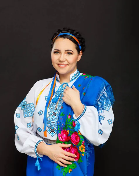 Όμορφη Ουκρανή Εθνική Ενδυμασία Ελκυστική Ουκρανή Γυναίκα Φορώντας Παραδοσιακό Ουκρανικό Royalty Free Εικόνες Αρχείου