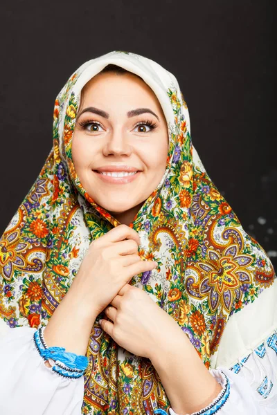 Όμορφη Ουκρανή Εθνική Ενδυμασία Ελκυστική Ουκρανή Γυναίκα Φορώντας Παραδοσιακό Ουκρανικό Royalty Free Φωτογραφίες Αρχείου