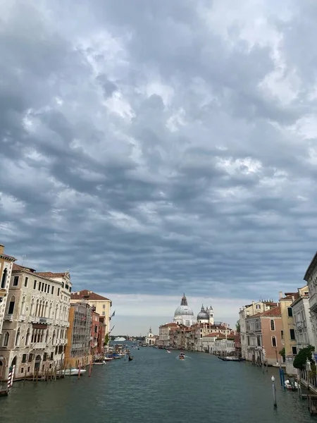 Вид Maria Della Salute Ponte Dell Accademia Штормовим Небом Венеція — стокове фото
