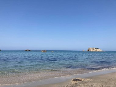 Yunanistan 'ın Korfu adasındaki Prasoudi plajı, yaz zamanı.