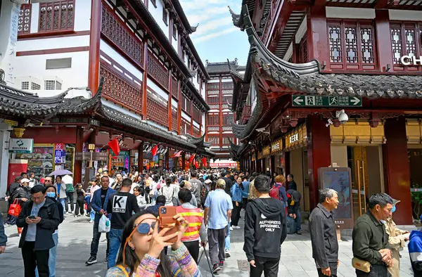 Šanghaj Čína Května 2024 Bustling Traditional Yuyuan Tourist Market Svátek Stock Obrázky