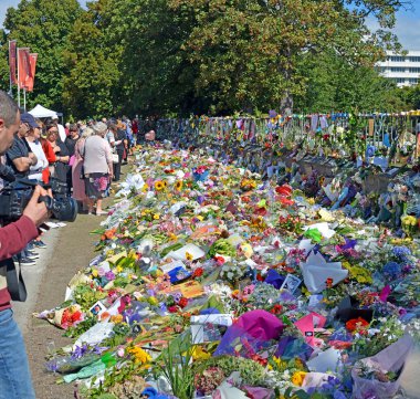 Christchurch, Yeni Zelanda-19 Mart 2019; Floral Tribute 50 insanlar vurdu ve Mart 'ta iki camilerde öldürüldü 15, 2019 Christchurch Yeni Zelanda.