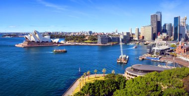 Sydney, Avustralya - 18 Temmuz 2014: sydney harbour, dairesel quay & harbour bridge üstten çekilen opera evi Panoraması.