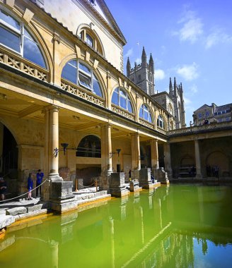 Bath, Birleşik Krallık - 17 Mayıs 2025; Roma Hamamları ve Bath Abbey, Bath, Birleşik Krallık
