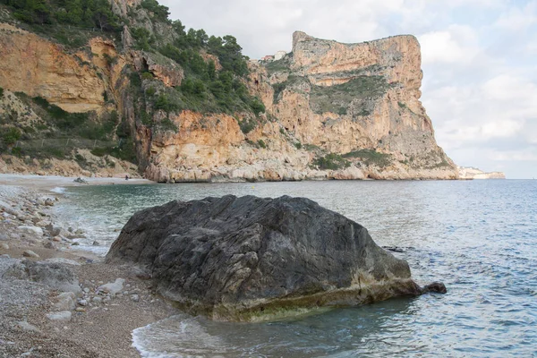 Kaya Ile Moraig Koyu Sahili Manzarası Alicante Spanya — Stok fotoğraf