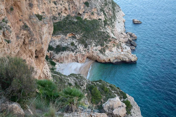 Cliff Ile Moraig Koyu Sahili Ndeki Manzara Alicante Spanya — Stok fotoğraf