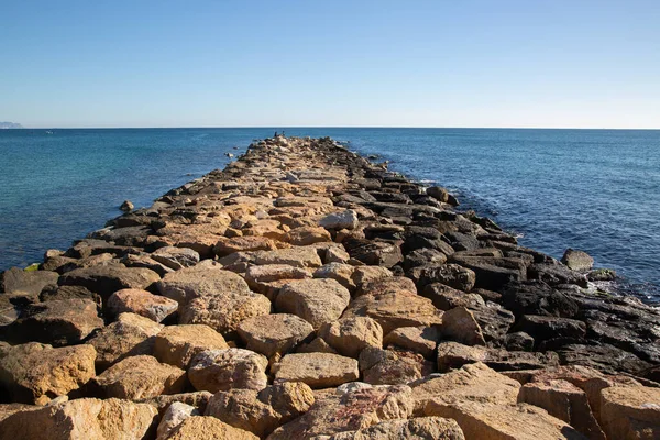 坎佩罗的岩石 防波堤和大海 西班牙阿利坎特 — 图库照片