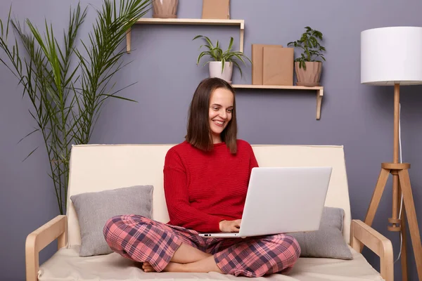 Portrait Smiling Joyful Woman Freelancer Dark Hair Wearing Home Clothing — Stock Photo, Image