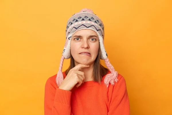 Εικόνα Της Ανήσυχης Θλιμμένης Νευρικής Γυναίκας Που Φοράει Πορτοκαλί Πουλόβερ — Φωτογραφία Αρχείου