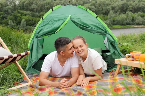 Image Joyful Cheerful Man Woman Laying Tent Lake River Loving — Φωτογραφία Αρχείου