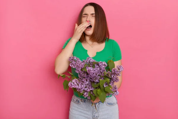 Young Sick Girl Brown Hair Holding Bouquet Lilac Flowers Sneezing — Stock Photo, Image