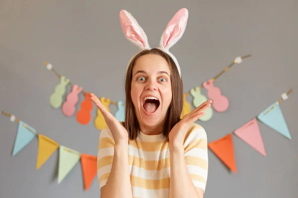 Indoor Shot Excited Amazed Happy Caucasian Woman Wearing Rabbit Ears —  Fotos de Stock