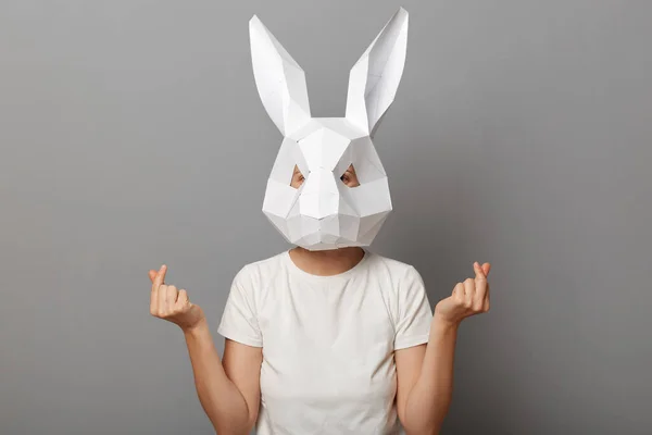 Rabbit mask stockfoto, royaltyfrie Rabbit mask bilder | Depositphotos