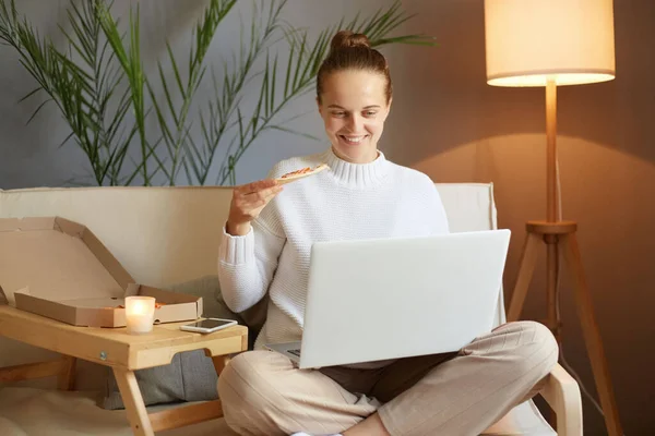 Relaxed Happy Smiling Woman Bun Hairstyle White Sweater Looking Laptop — Stock Photo, Image