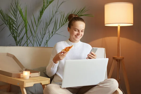 Happy Satisfied Woman Bun Hairstyle White Sweater Using Laptop Smart — Stock Photo, Image