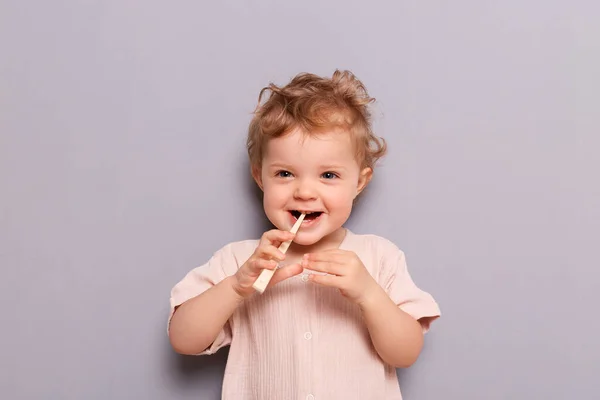 Rutina Cotidiana Limpieza Oral Regular Odontología Para Niños Sonriente Niña —  Fotos de Stock