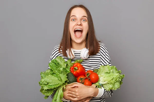 Matinköp För Hälsosam Mat Shopping Den Vegetariska Marknaden Fantastiska Glada — Stockfoto
