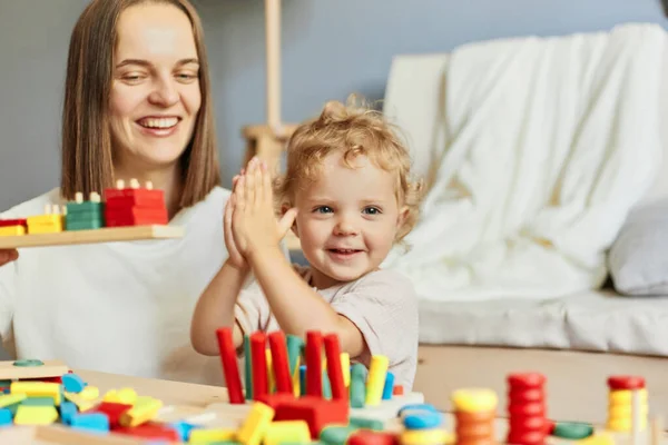 Bilişsel Gelişim Bulmacaları Montessori Öğrenme Yaklaşımı Eğlenceli Aile Aktiviteleri Öğretmen — Stok fotoğraf
