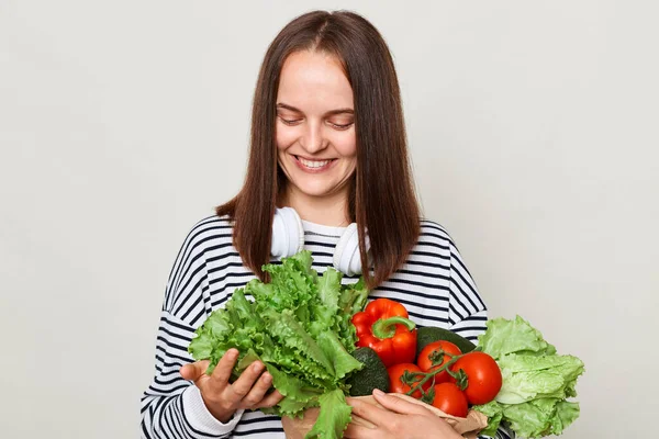 Dieta Orgânica Saudável Verduras Colhidas Cuidados Nutricionais Escolhas Mulher Encantadora — Fotografia de Stock
