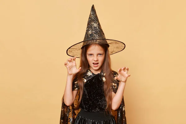 Жуткий Праздник Маленькая Ведьма Колдовство Детства Карнавальное Веселье Страшный Ребенок — стоковое фото