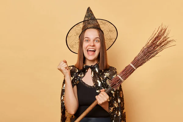 Büyücülük Gizemi Büyücü Dünyası Son Derece Mutlu Cadı Büyücü Kadın — Stok fotoğraf