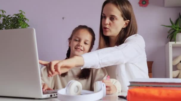 Remote Education Learning Kids Virtual Classrooms Cute Little Schoolgirl Talking — Stock Video
