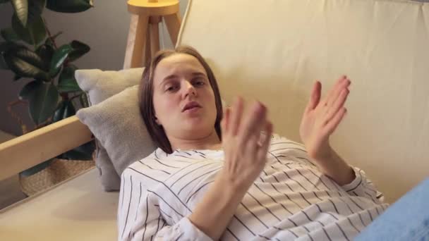Pasient Lege Diskusjon Terapi Økt Sted Positiv Transformasjon Der Jente – stockvideo