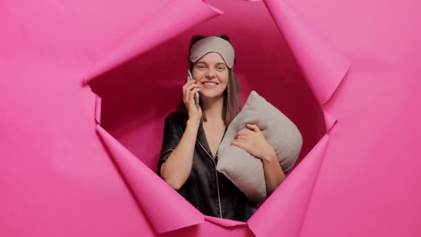 Cheerful Woman Wearing Sleeping Mask Pajama Talking Smartphone Morning Smiling — Stock Video