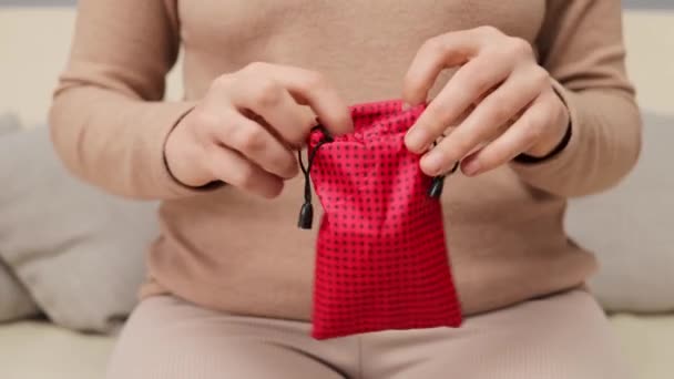 Női Higiéniai Alternatívák Nőgyógyászati Egészségügyi Módszerek Környezetbarát Menstruációs Lehetőségek Felismerhetetlen — Stock videók