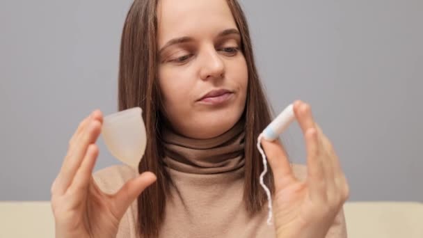 Sichere Und Nachhaltige Menstruationstasse Gynäkologische Betreuung Von Frauen Menstruationshygiene Schutz — Stockvideo