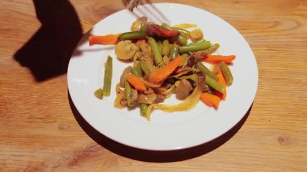 Вкусный Жареный Лук Порей Питательное Вегетарианское Наслаждение Здоровое Соевое Блюдо — стоковое видео