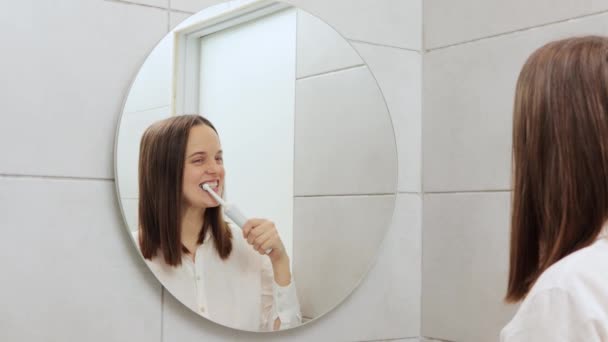 Tecnología Dental Avanzada Beneficios Del Cepillo Dientes Ultrasónico Rutina Diaria — Vídeos de Stock