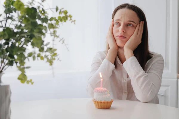 Frustrated Sad Caucasian Brown Haired Woman Sitting Table Birthday Cake — Stock Photo, Image