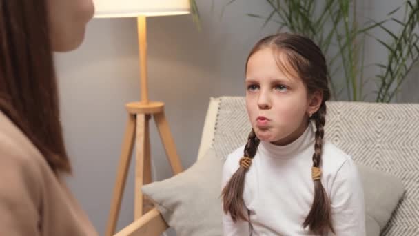 Terapia Para Linguagem Pediátrica Sessões Interativas Com Especialista Menina Criança — Vídeo de Stock