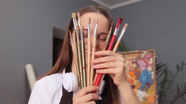 Karya Brushwork Bengkel Seniman Seniman Profesional Tempat Kerja Pelukis Wanita — Stok Video