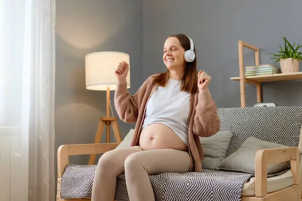 Overjoyed Happy Satisfied Caucasian Pregnant Woman Headphones Showing Her Bare — Stock Photo, Image