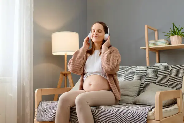 Pretty Happy Cheerful Pregnant Woman Bare Belly Holding Hands Headphones — Stock Photo, Image