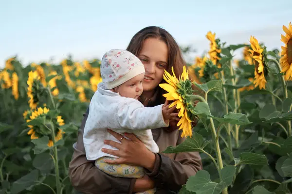 Mother Day Celebration Happy Family Sunflowers Having Fun Outdoors Spring Royalty Free Stock Photos