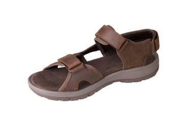 İzole edilmiş deri sandalet.