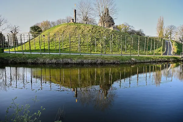 Geraardsbergen Duvarı, Flanders 'ta Belçika bisiklet anıtı olarak bilinir.